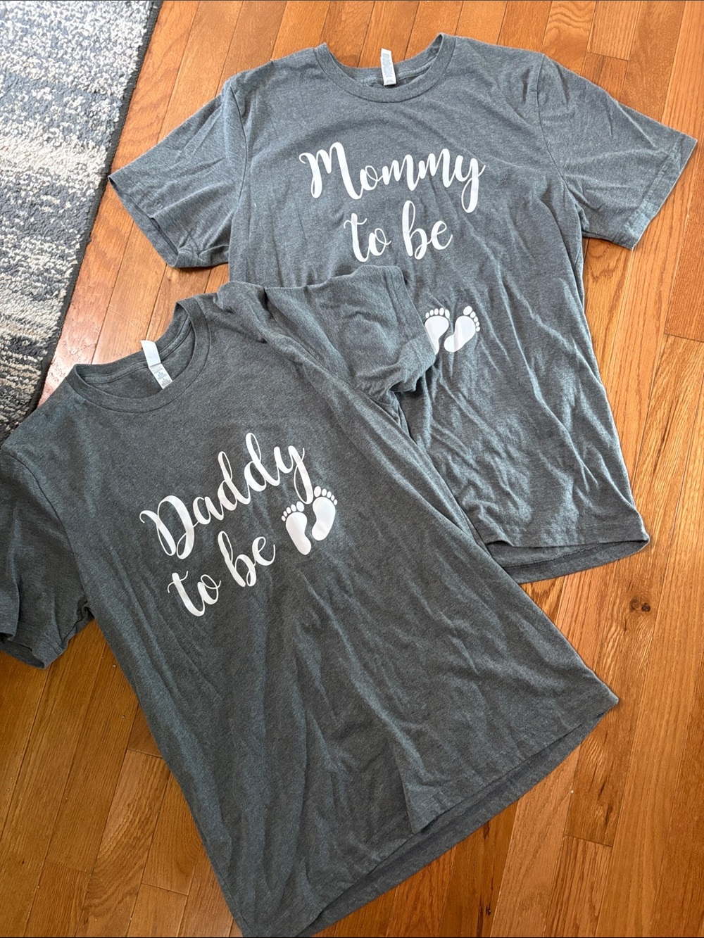 Pregnancy announcement shirts daddy mommy to be size large